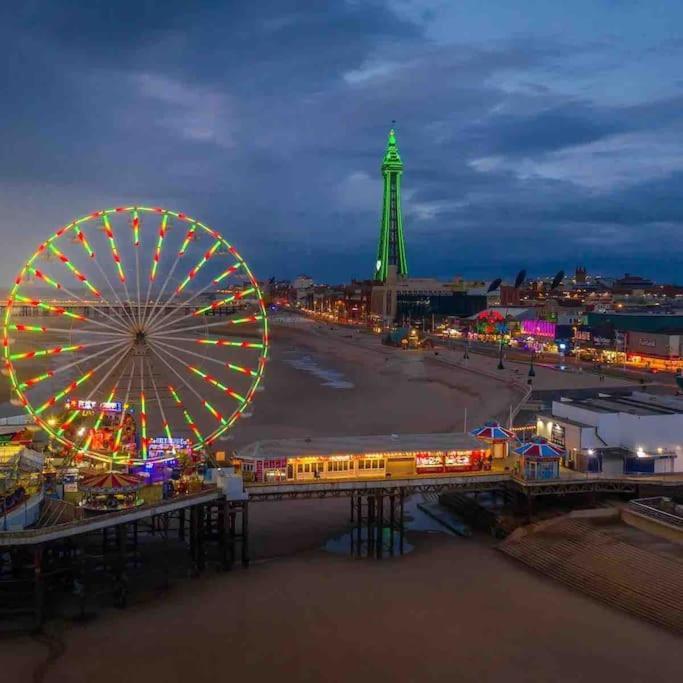 Hidden Gem W/ Parking Short Walk To Pleasure Beach 블랙풀 외부 사진
